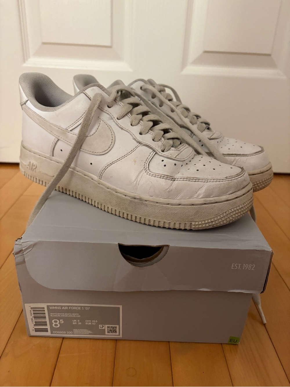 Nike Women’s Air Force 1 '07 White Low-Top Sneakers in Size 8.5 (EU 40)